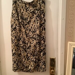 Plus size 22 retro skirt with leg slit